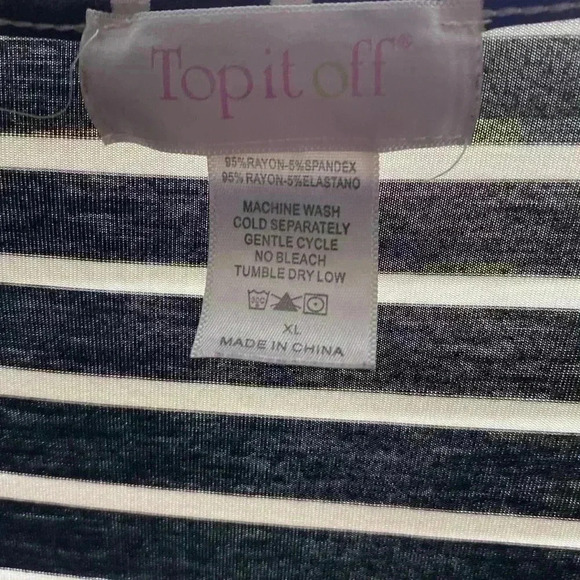 Women’s Top It Off XL Black and White Stripe Long Sleeve‎ Pullover Blouse - Picture 2 of 4